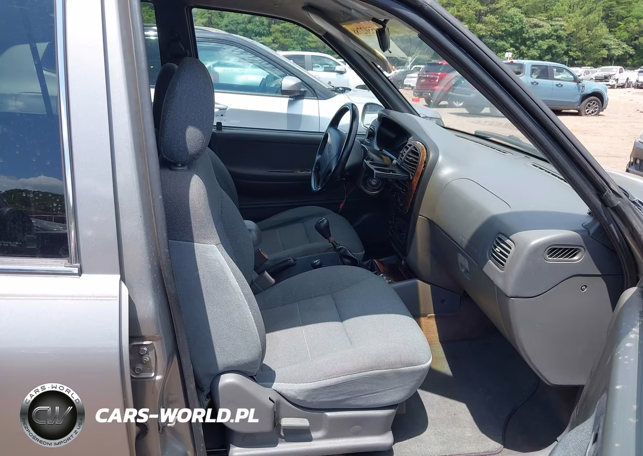 2001 Kia Sportage Ex-Limited VIN:KNDJA723815062686 - 5