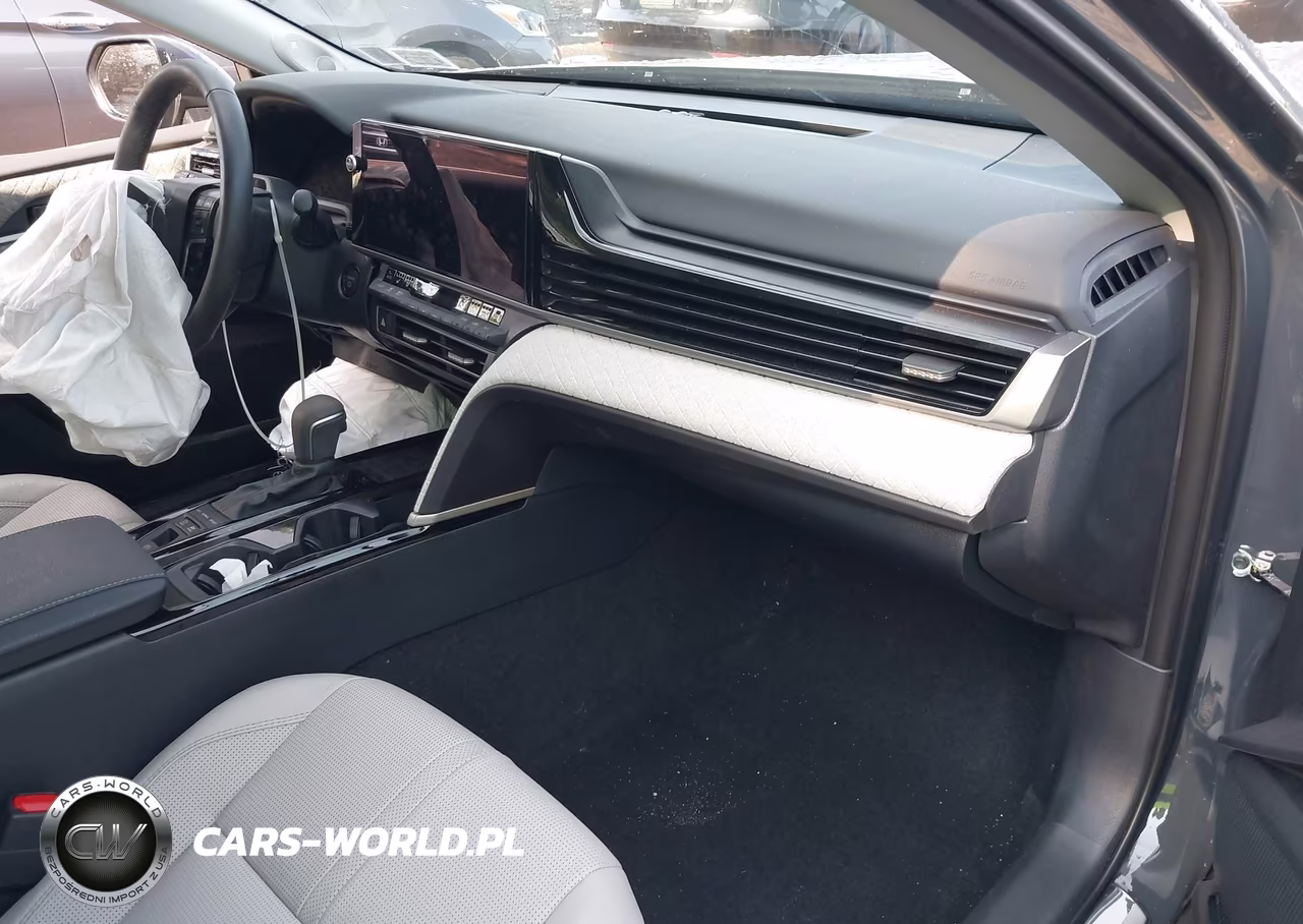 2026 Toyota Camry Xle VIN:4T1DBADK7TU042557 - 5