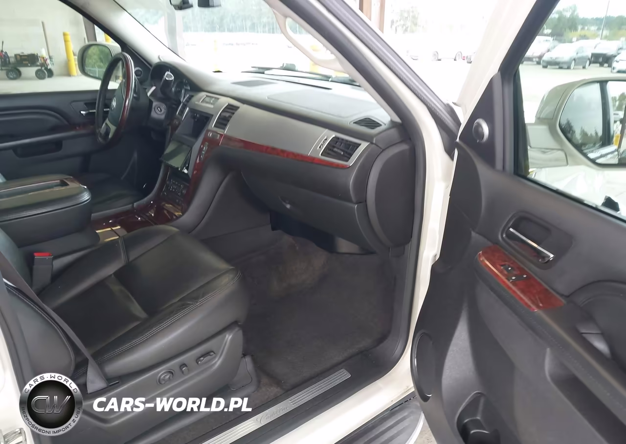 2013 Cadillac Escalade Luxury VIN:1GYS4BEF6DR281187 - 5