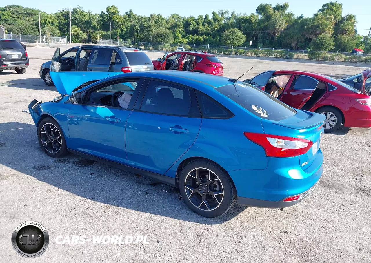2013 Ford Focus Se VIN:1FADP3F27DL359699 - 3