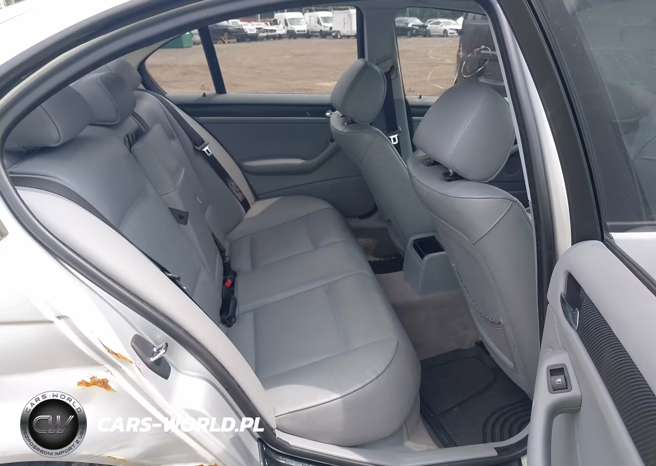 2004 BMW 330Xi VIN:WBAEW53434PN34202 - 8