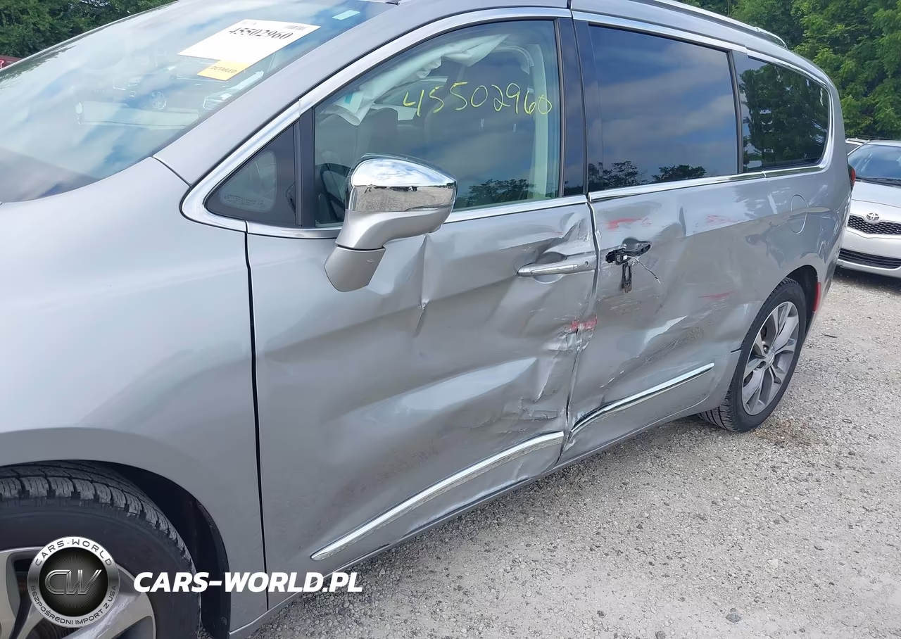 2019 Chrysler Pacifica Limited VIN:2C4RC1GG0KR604020 - 17