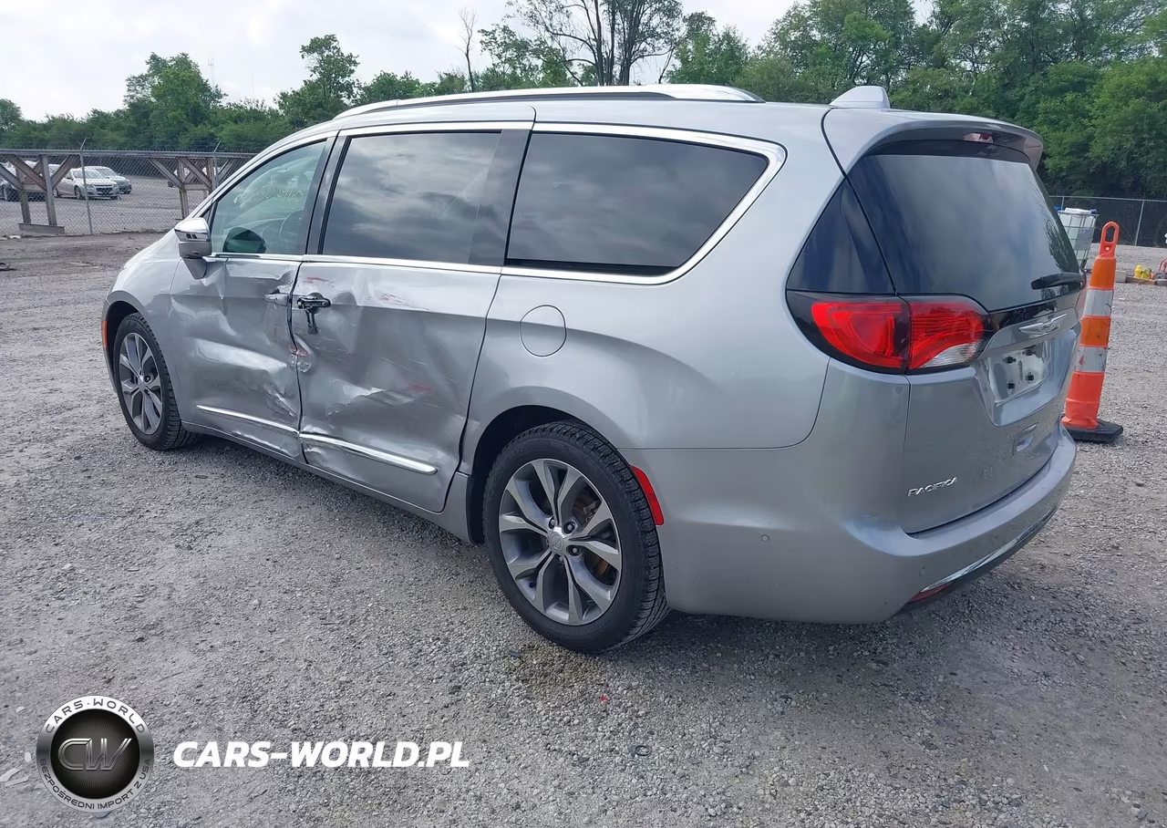2019 Chrysler Pacifica Limited VIN:2C4RC1GG0KR604020 - 3