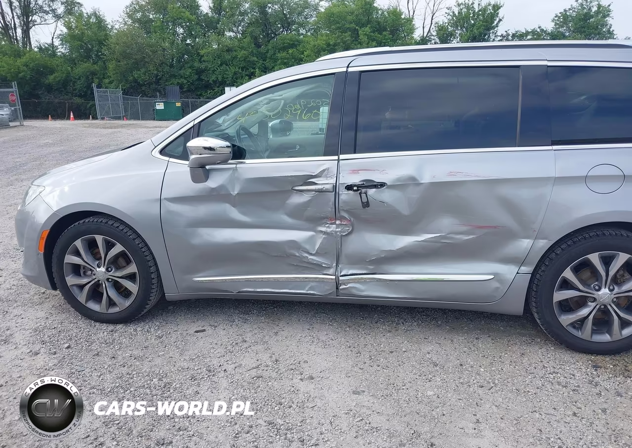 2019 Chrysler Pacifica Limited VIN:2C4RC1GG0KR604020 - 6