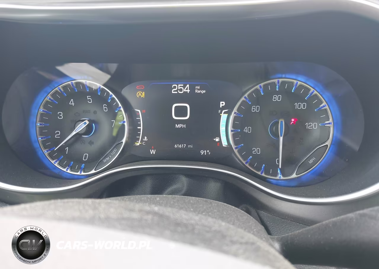 2019 Chrysler Pacifica Limited VIN:2C4RC1GG0KR604020 - 7