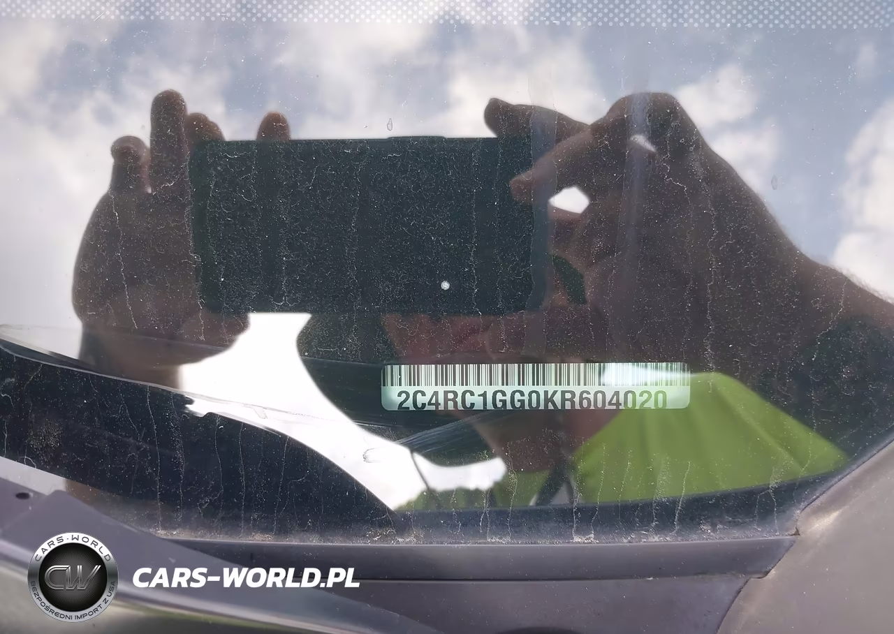 2019 Chrysler Pacifica Limited VIN:2C4RC1GG0KR604020 - 9