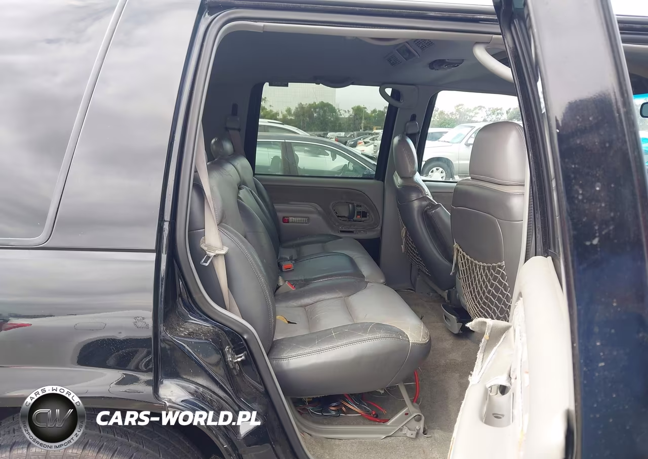 2000 Chevrolet Tahoe Limited VIN:1GNEC13RXYR216563 - 8