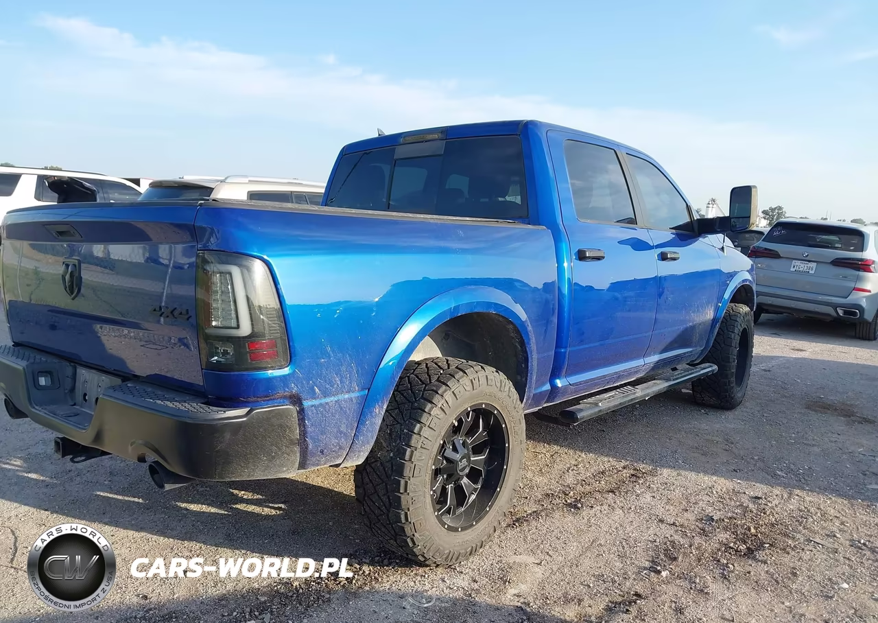 2016 Ram 1500 Laramie VIN:1C6RR7NMXGS186413 - 4