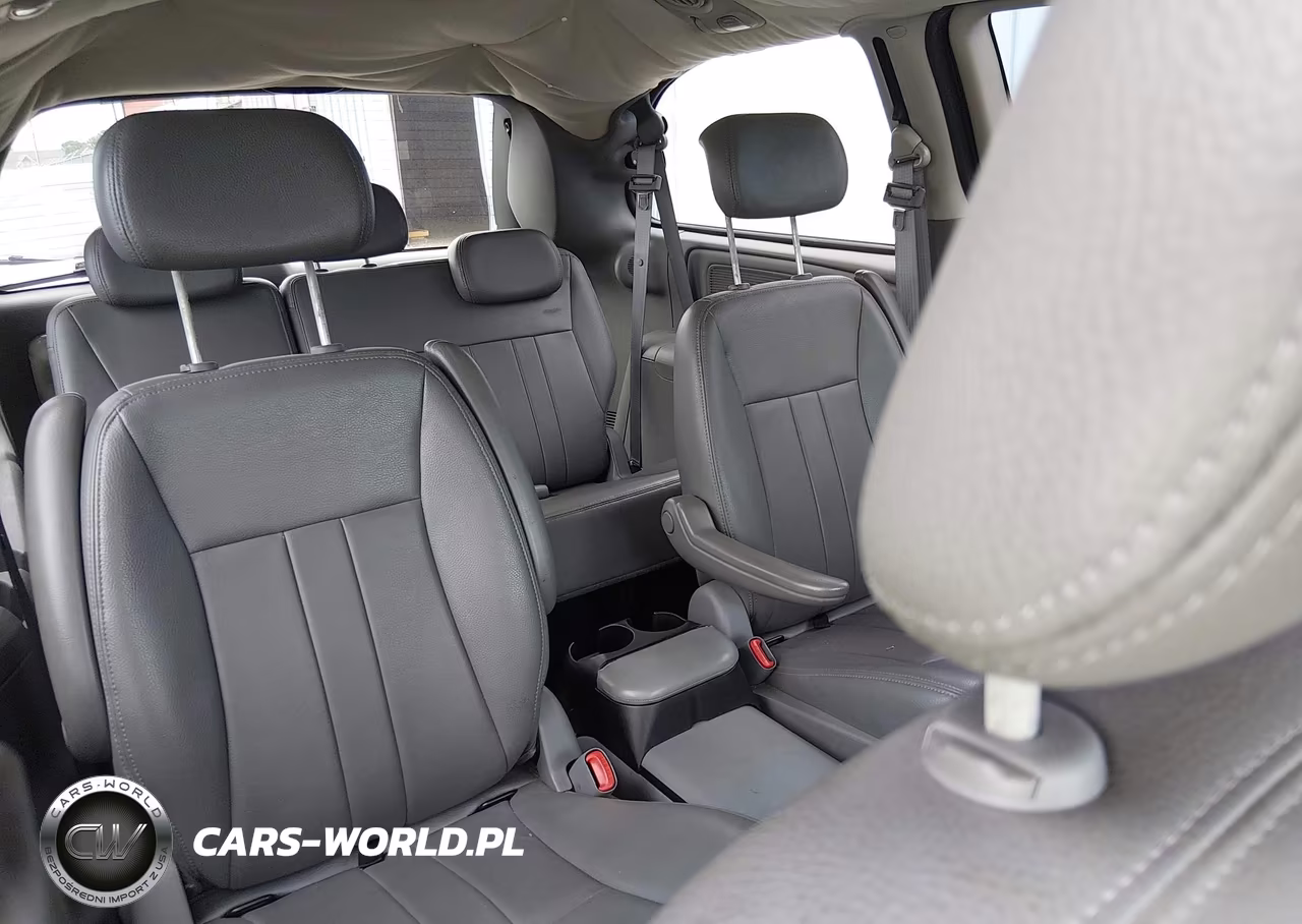 2007 Chrysler Town & Country Touring VIN:2A8GP54L17R293914 - 8