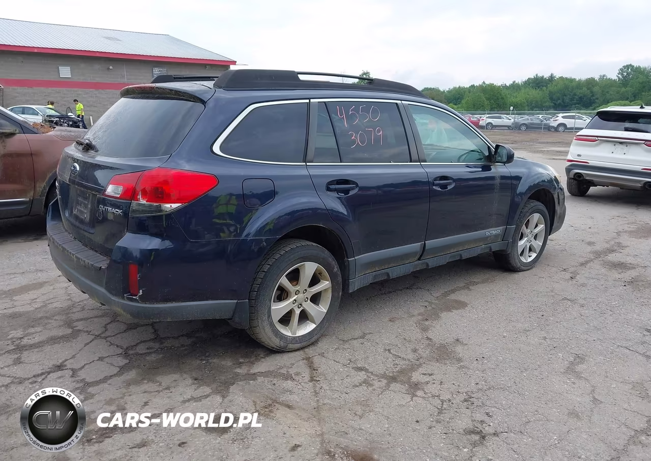 2013 Subaru Outback 2.5I Premium VIN:4S4BRCCC5D3278799 - 4