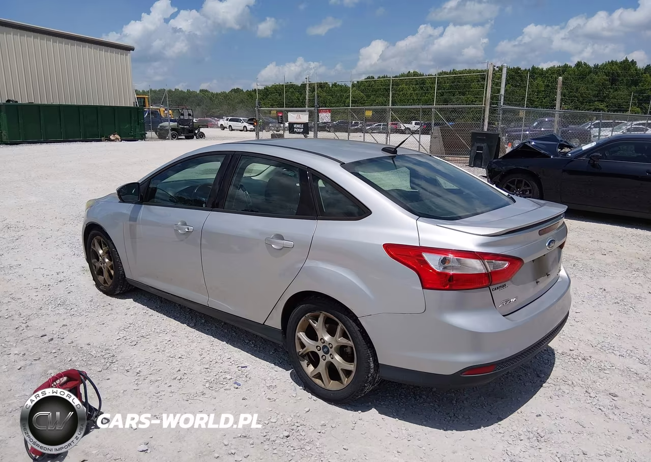 2013 Ford Focus Se VIN:1FADP3F2XDL354688 - 3