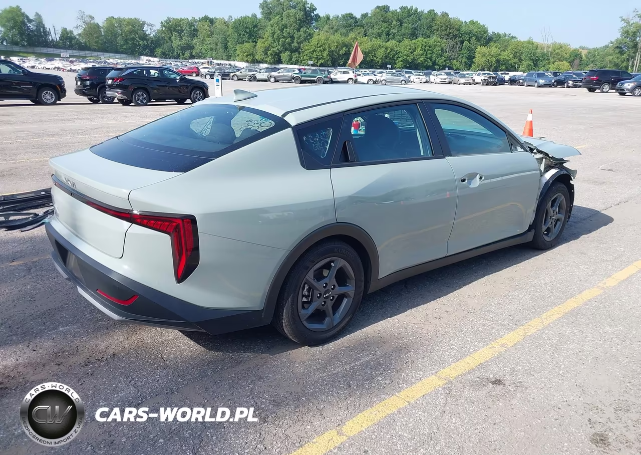 2025 Kia K4 Lxs VIN:3KPFT4DE3SE145123 - 4