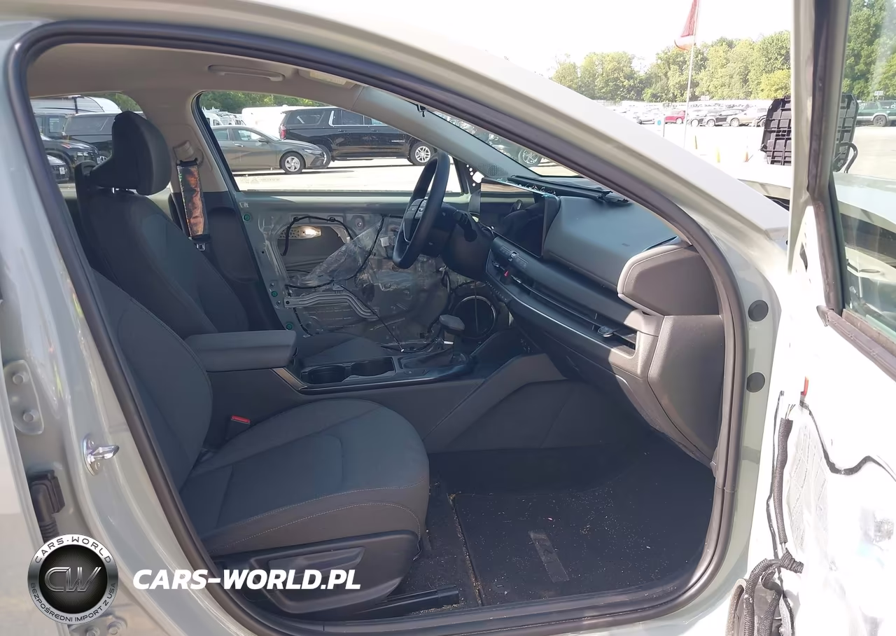 2025 Kia K4 Lxs VIN:3KPFT4DE3SE145123 - 5