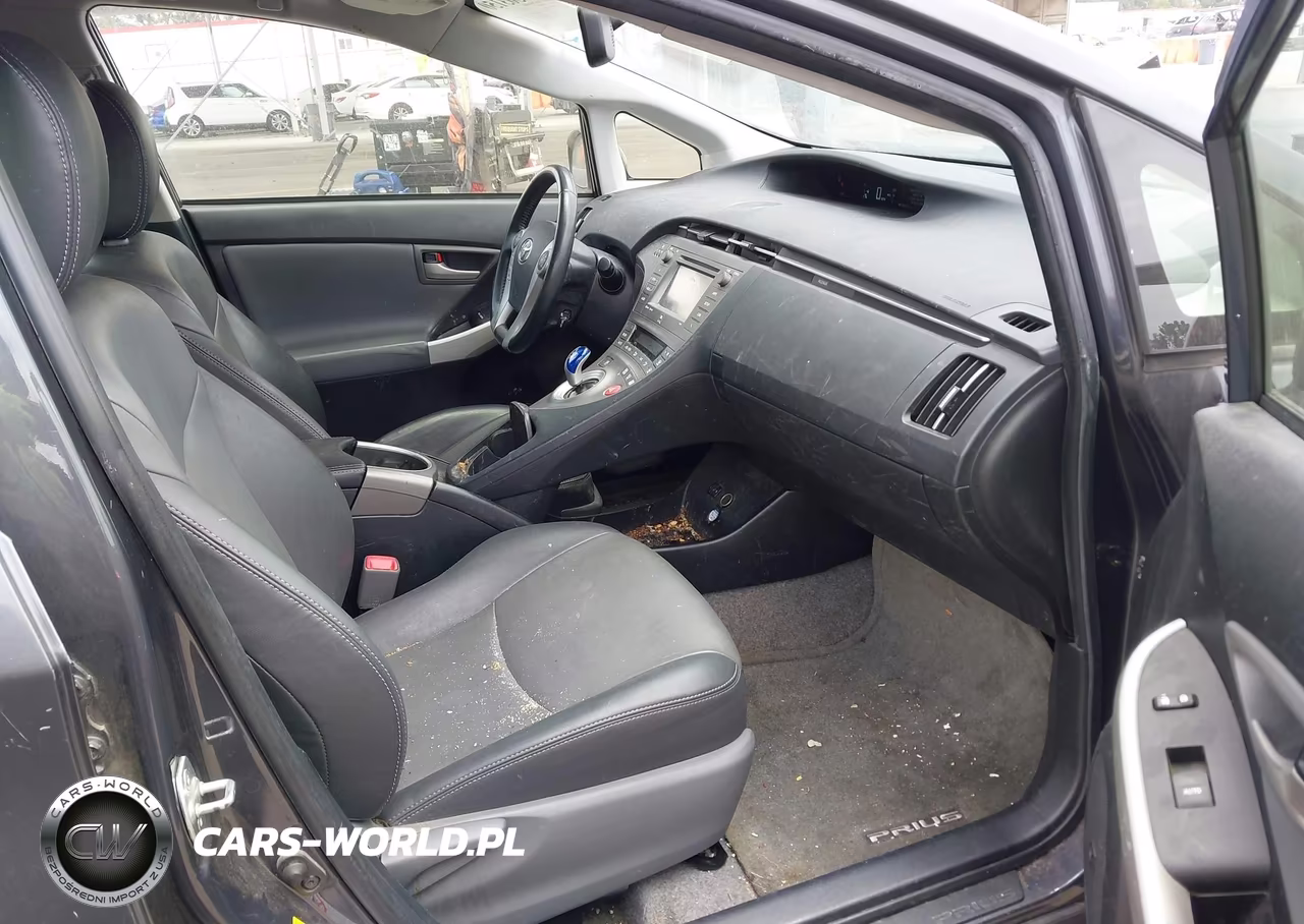 2013 Toyota Prius Five VIN:JTDKN3DU1D1710243 - 5