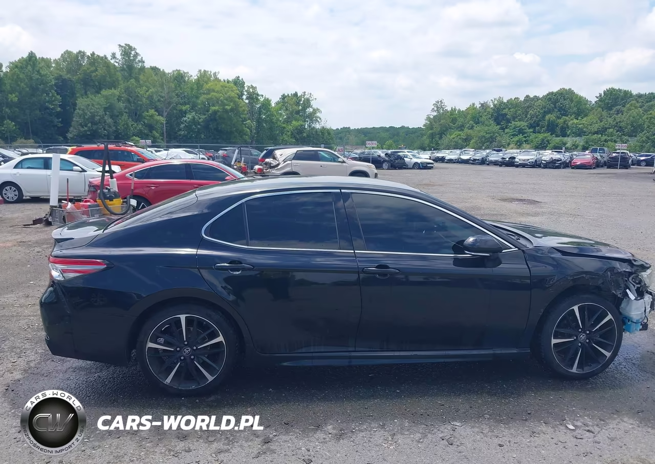 2018 Toyota Camry Xse VIN:4T1B61HKXJU143577 - 13