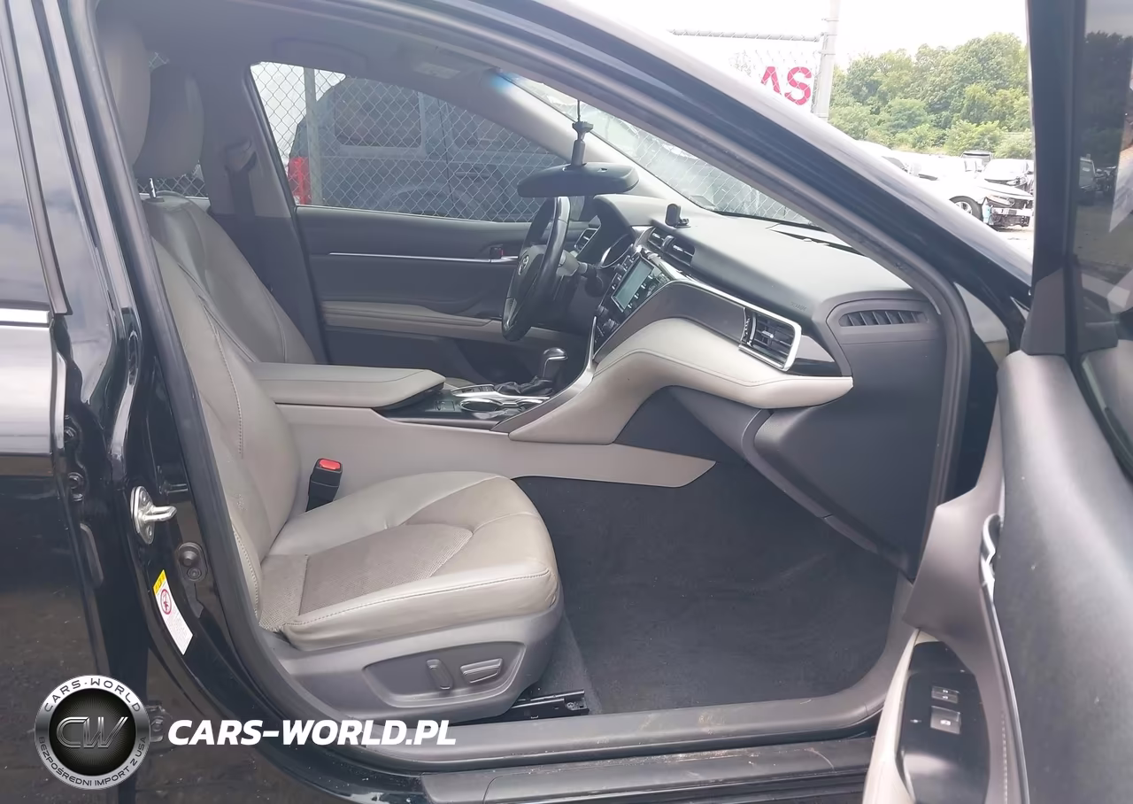 2018 Toyota Camry Xse VIN:4T1B61HKXJU143577 - 5