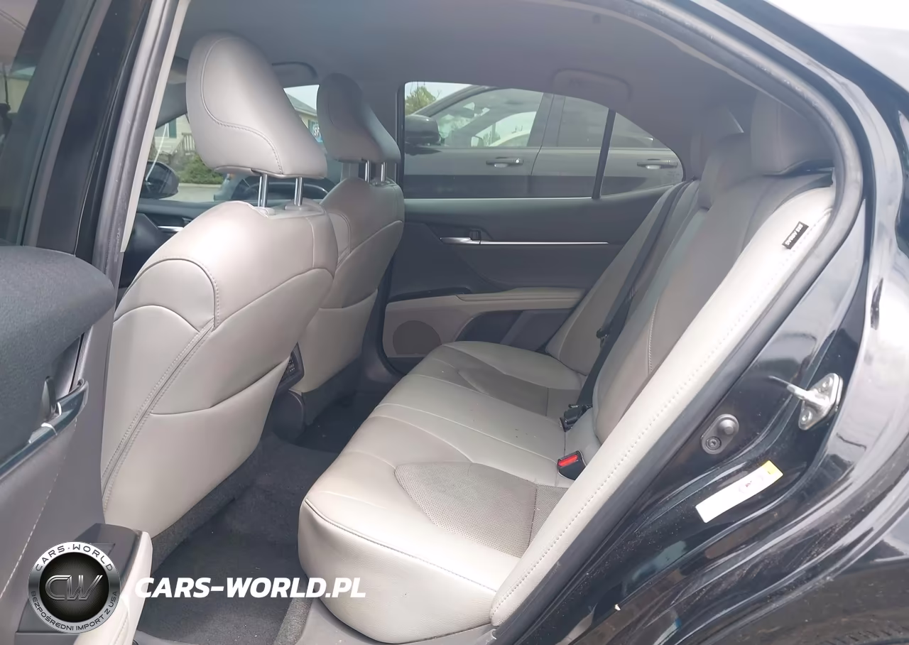 2018 Toyota Camry Xse VIN:4T1B61HKXJU143577 - 8