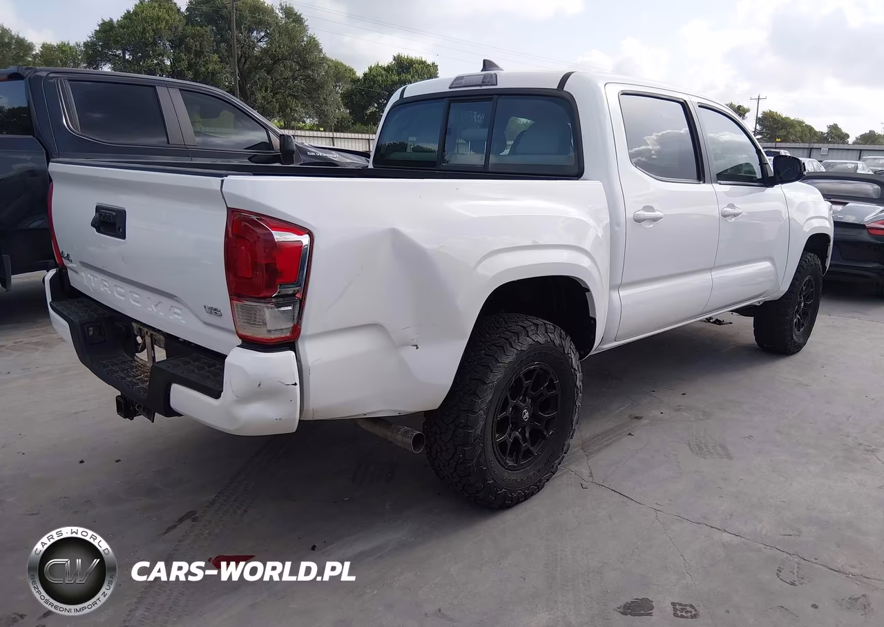 2017 Toyota Tacoma Sr V6 VIN:5TFCZ5AN7HX064338 - 4