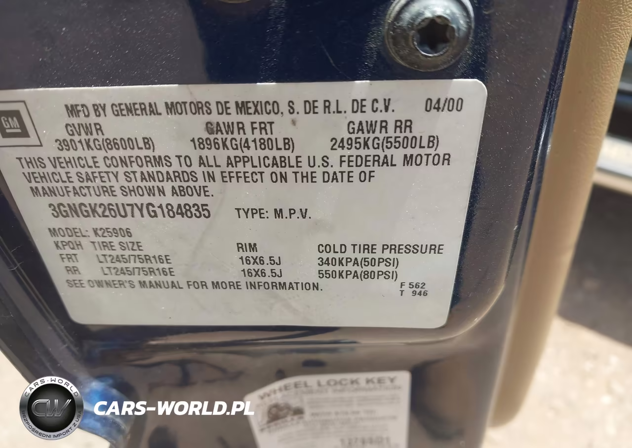 2000 Chevrolet Suburban 2500 Ls VIN:3GNGK26U7YG184835 - 9