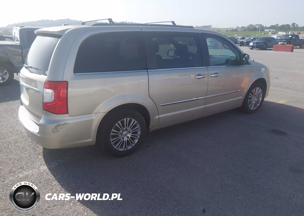 2013 Chrysler Town & Country Touring-L VIN:2C4RC1CG4DR559396 - 4