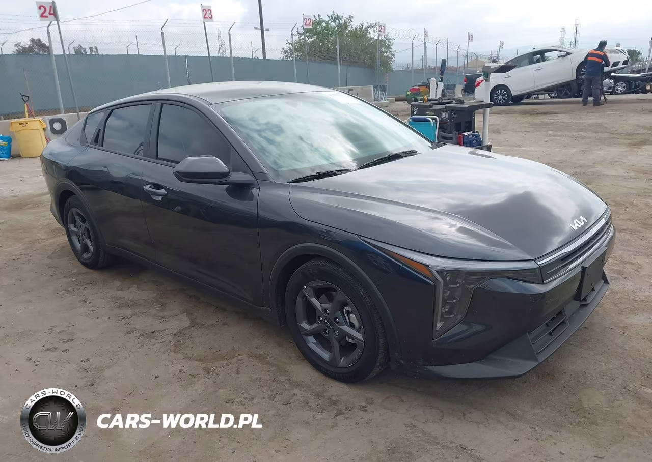 2025 Kia K4 Lxs – zdjęcie 1 z 17