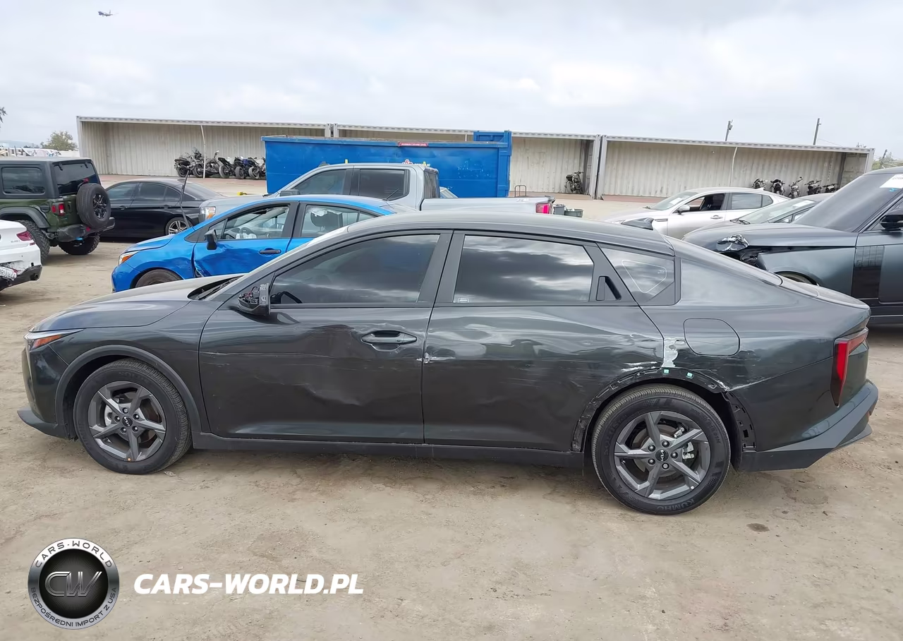 2025 Kia K4 Lxs VIN:3KPFT4DE4SE178776 - 14
