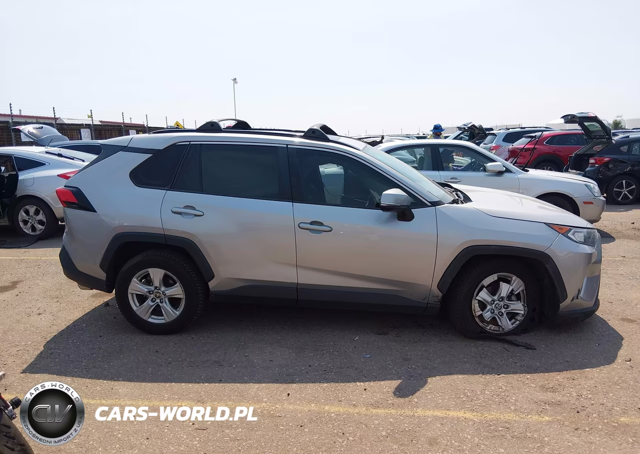 2021 Toyota Rav4 Xle VIN:2T3P1RFV2MC218821 - 13