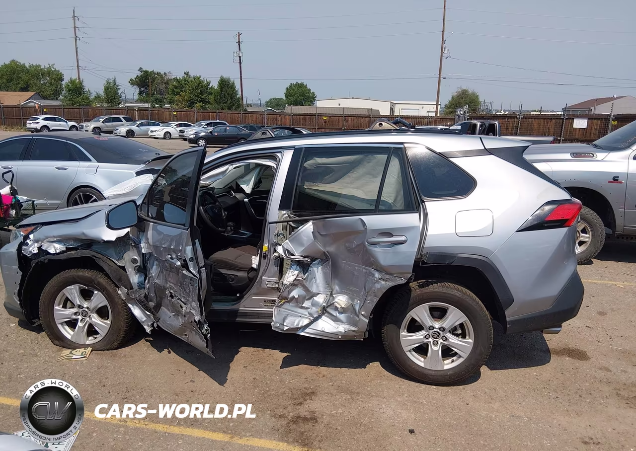 2021 Toyota Rav4 Xle VIN:2T3P1RFV2MC218821 - 14