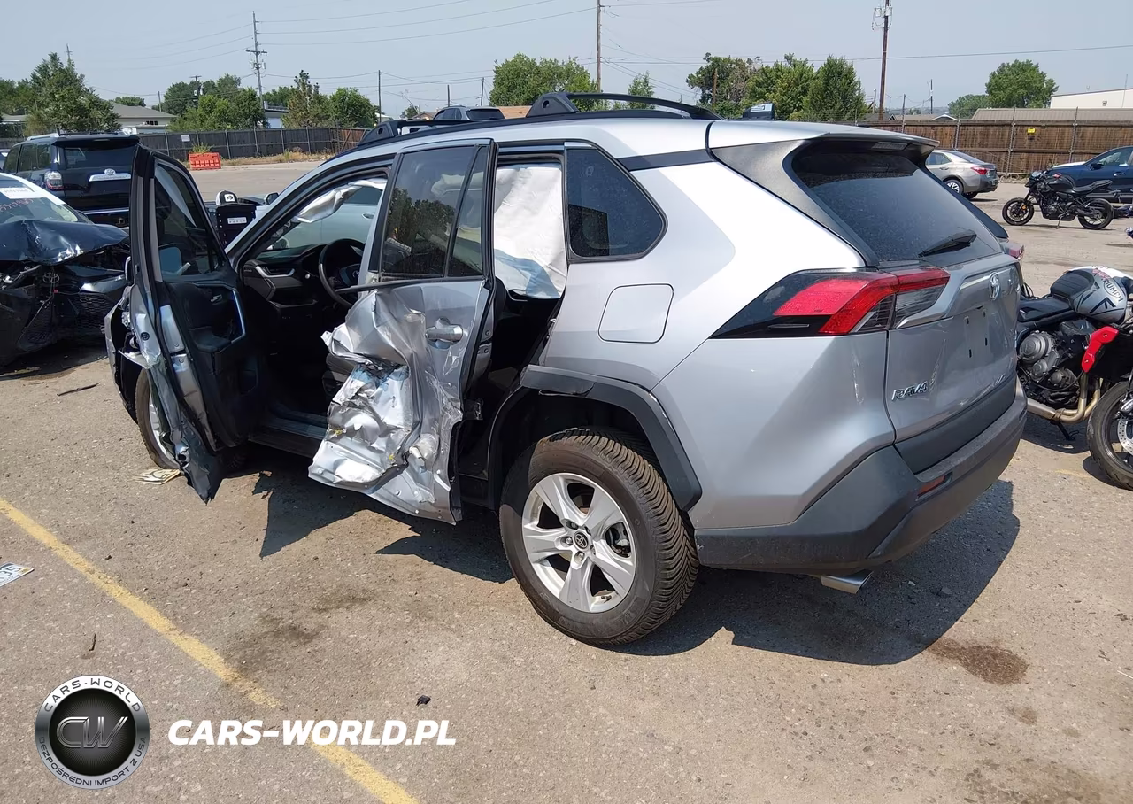 2021 Toyota Rav4 Xle VIN:2T3P1RFV2MC218821 - 3