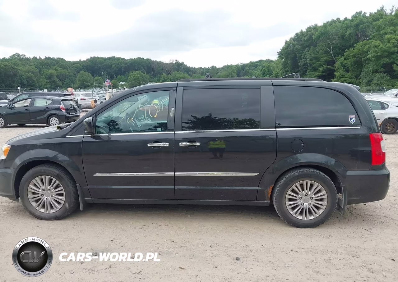 2015 Chrysler Town & Country Touring-L VIN:2C4RC1CGXFR705822 - 14