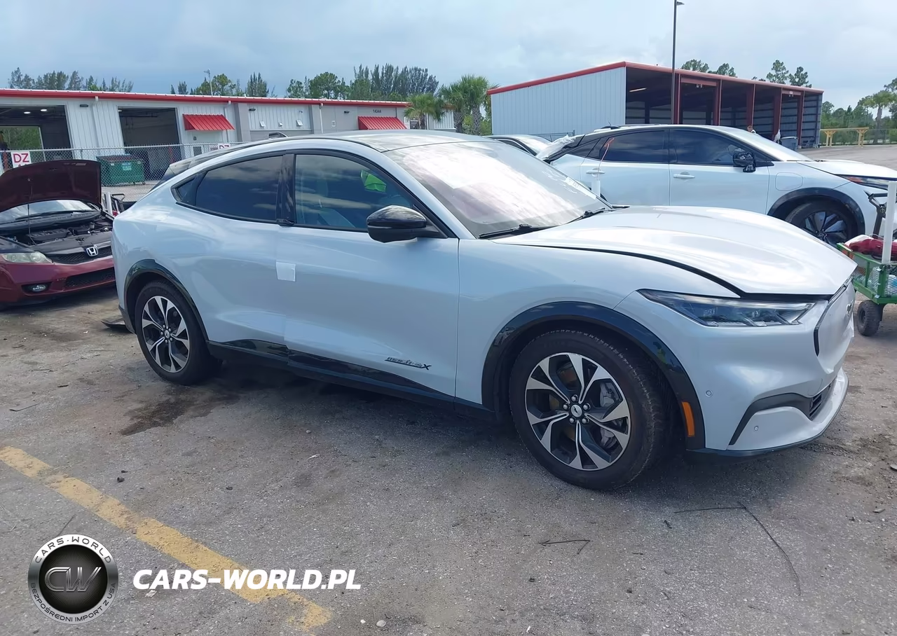 2022 Ford Mustang Mach-E Premium – zdjęcie 1 z 16