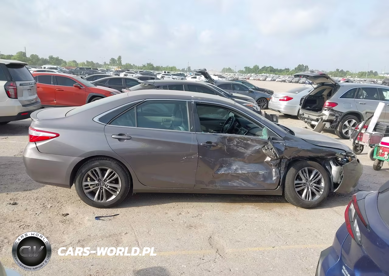 2015 Toyota Camry Se VIN:4T1BF1FK8FU890038 - 13