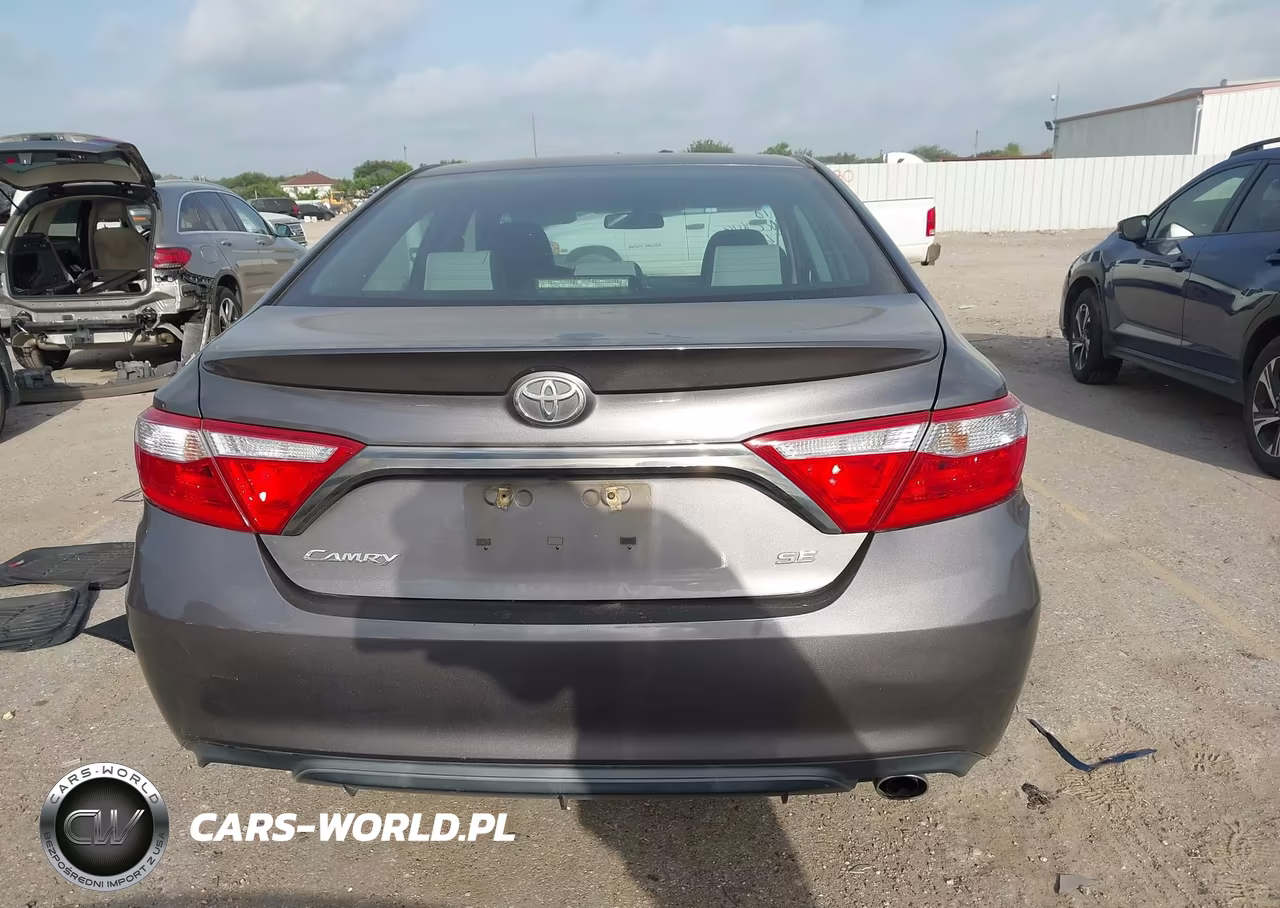 2015 Toyota Camry Se VIN:4T1BF1FK8FU890038 - 16