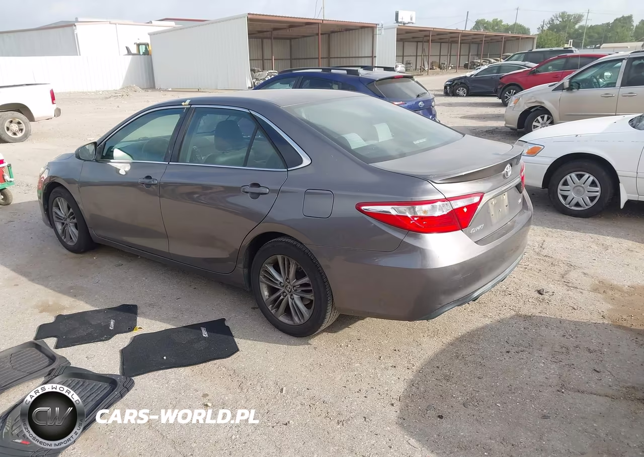 2015 Toyota Camry Se VIN:4T1BF1FK8FU890038 - 3