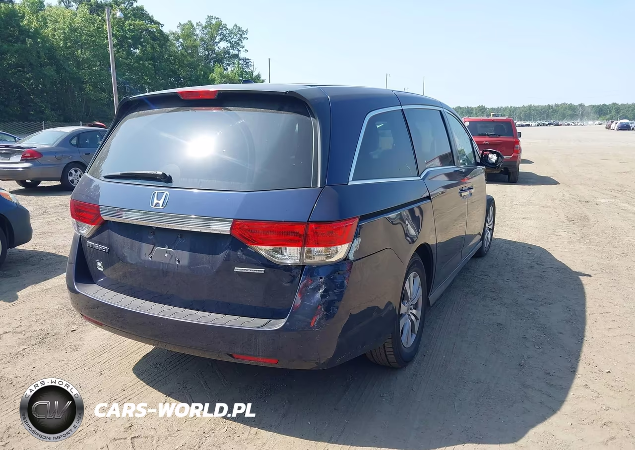 2017 Honda Odyssey Se VIN:5FNRL5H3XHB016438 - 4