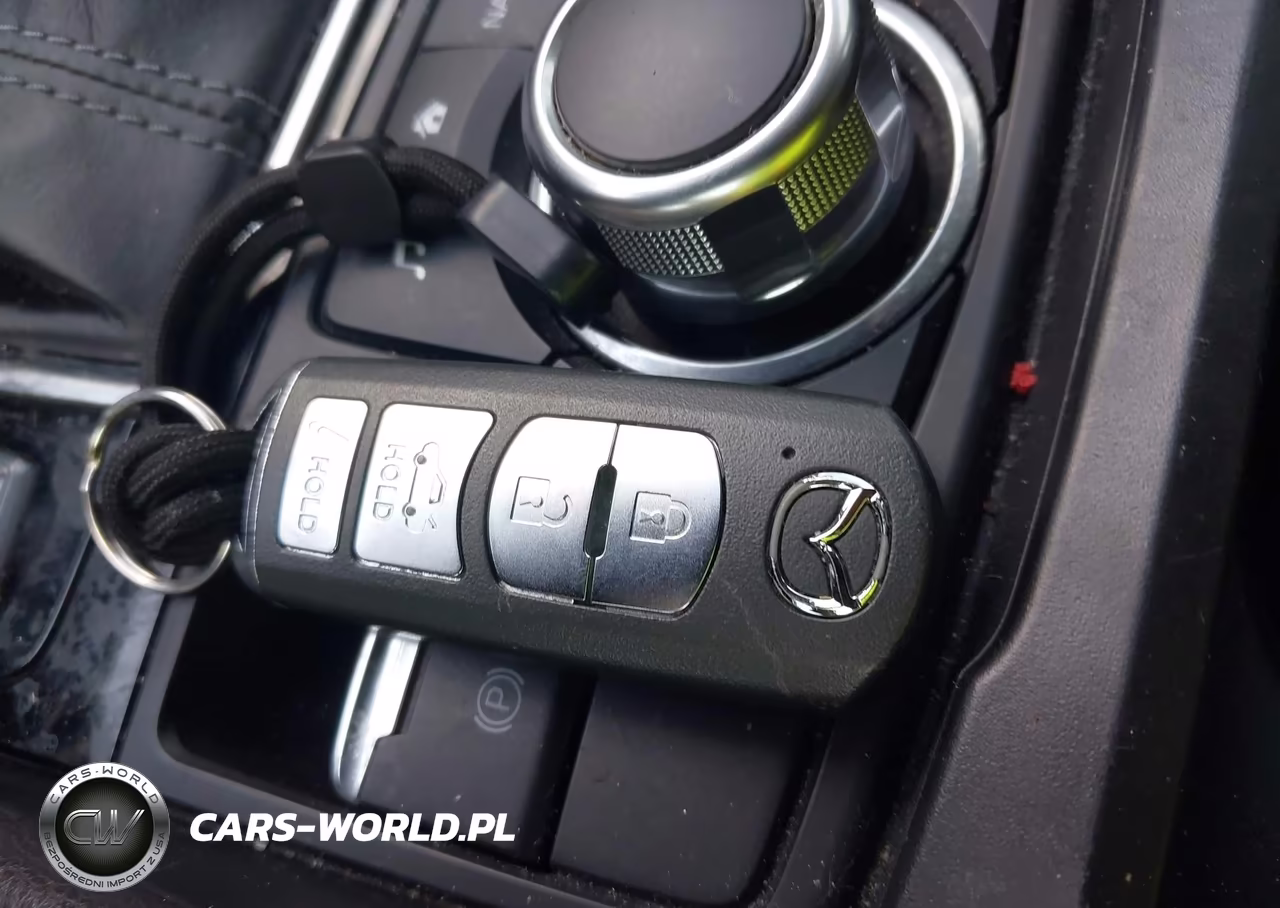 2018 Mazda Mazda3 Touring VIN:3MZBN1V39JM204813 - 11