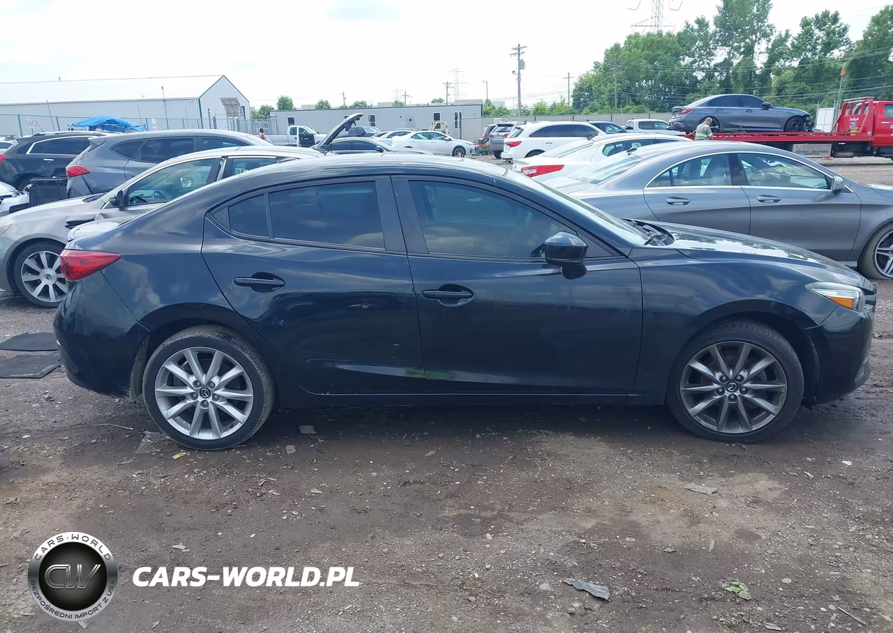 2018 Mazda Mazda3 Touring VIN:3MZBN1V39JM204813 - 13
