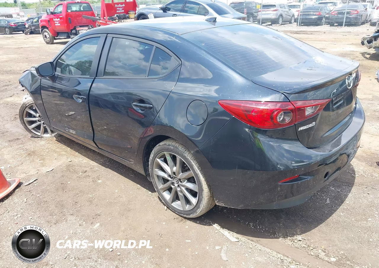 2018 Mazda Mazda3 Touring VIN:3MZBN1V39JM204813 - 3