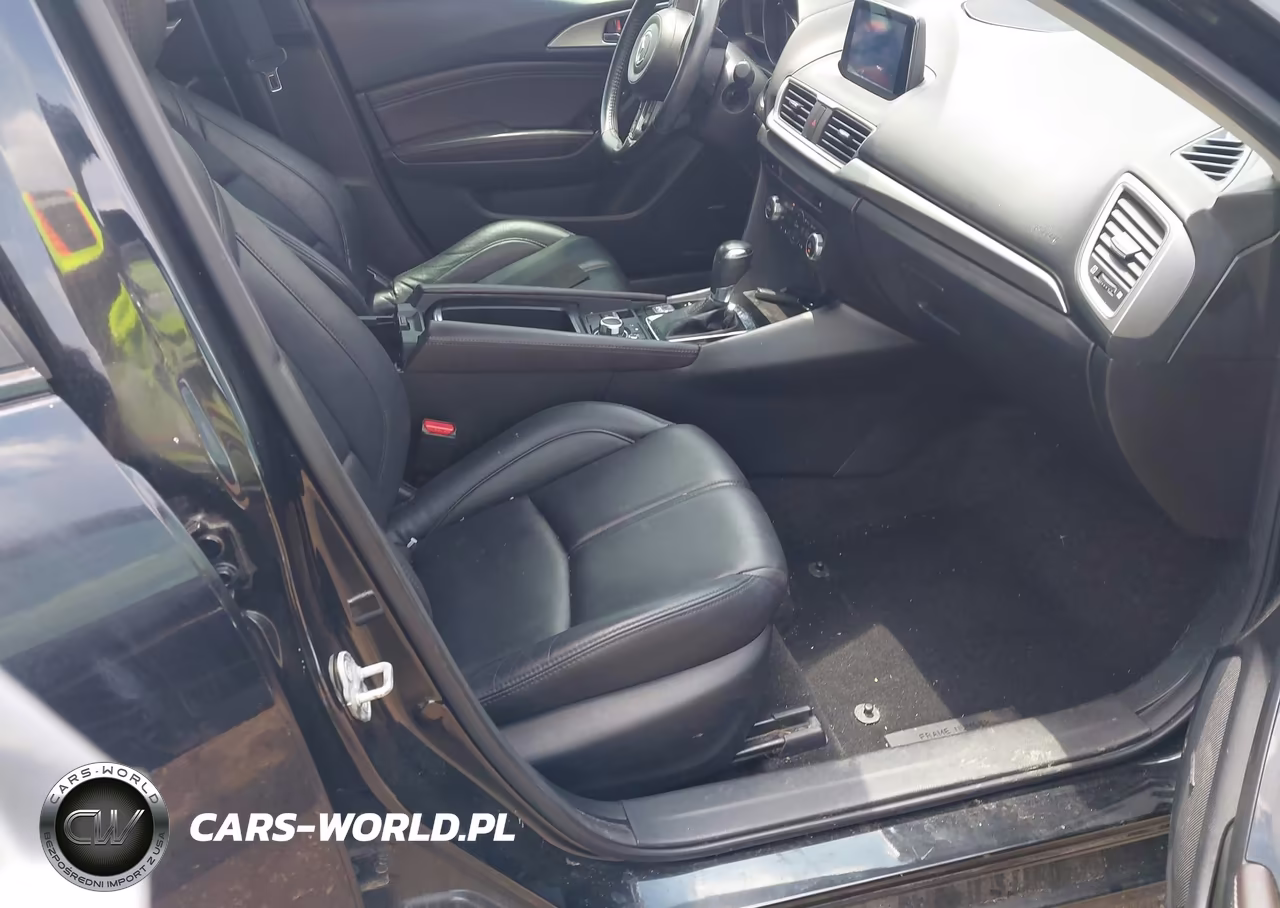 2018 Mazda Mazda3 Touring VIN:3MZBN1V39JM204813 - 5