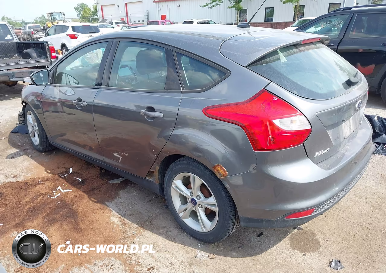 2014 Ford Focus Se VIN:1FADP3K28EL439651 - 3