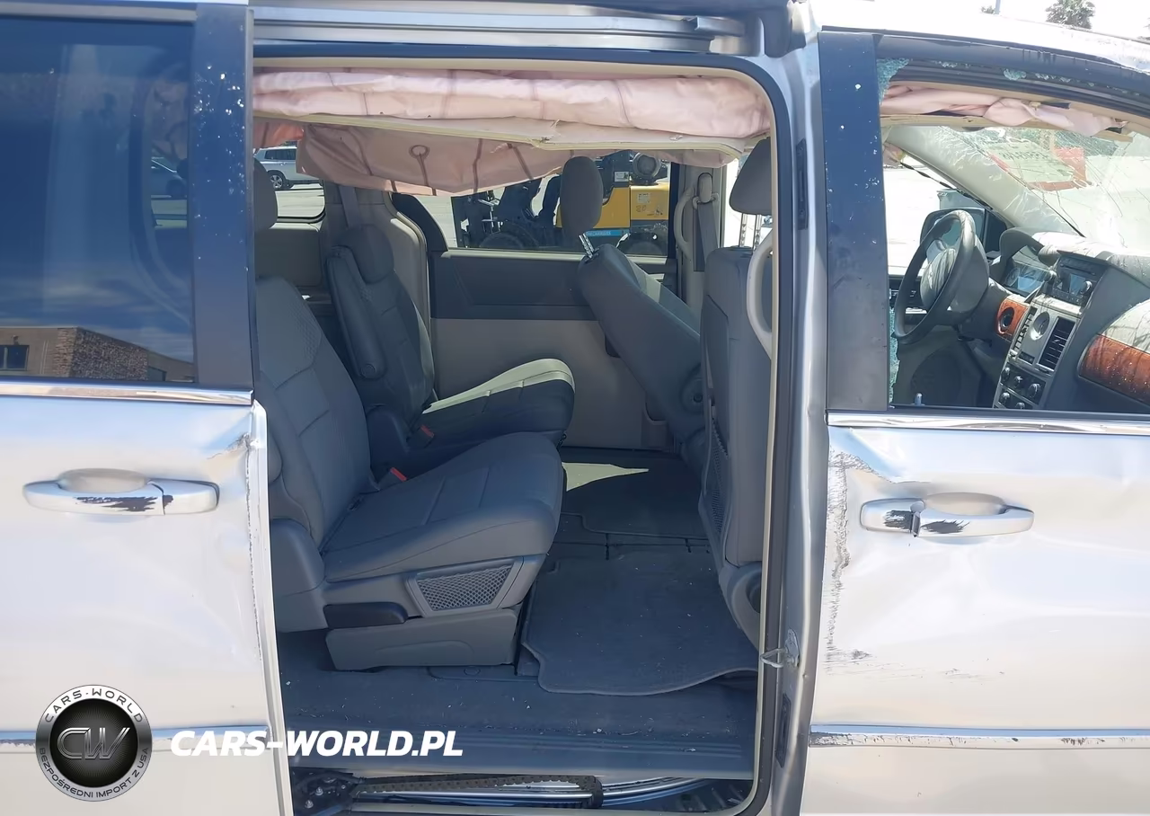 2009 Chrysler Town & Country Lx VIN:2A8HR44EX9R572341 - 8