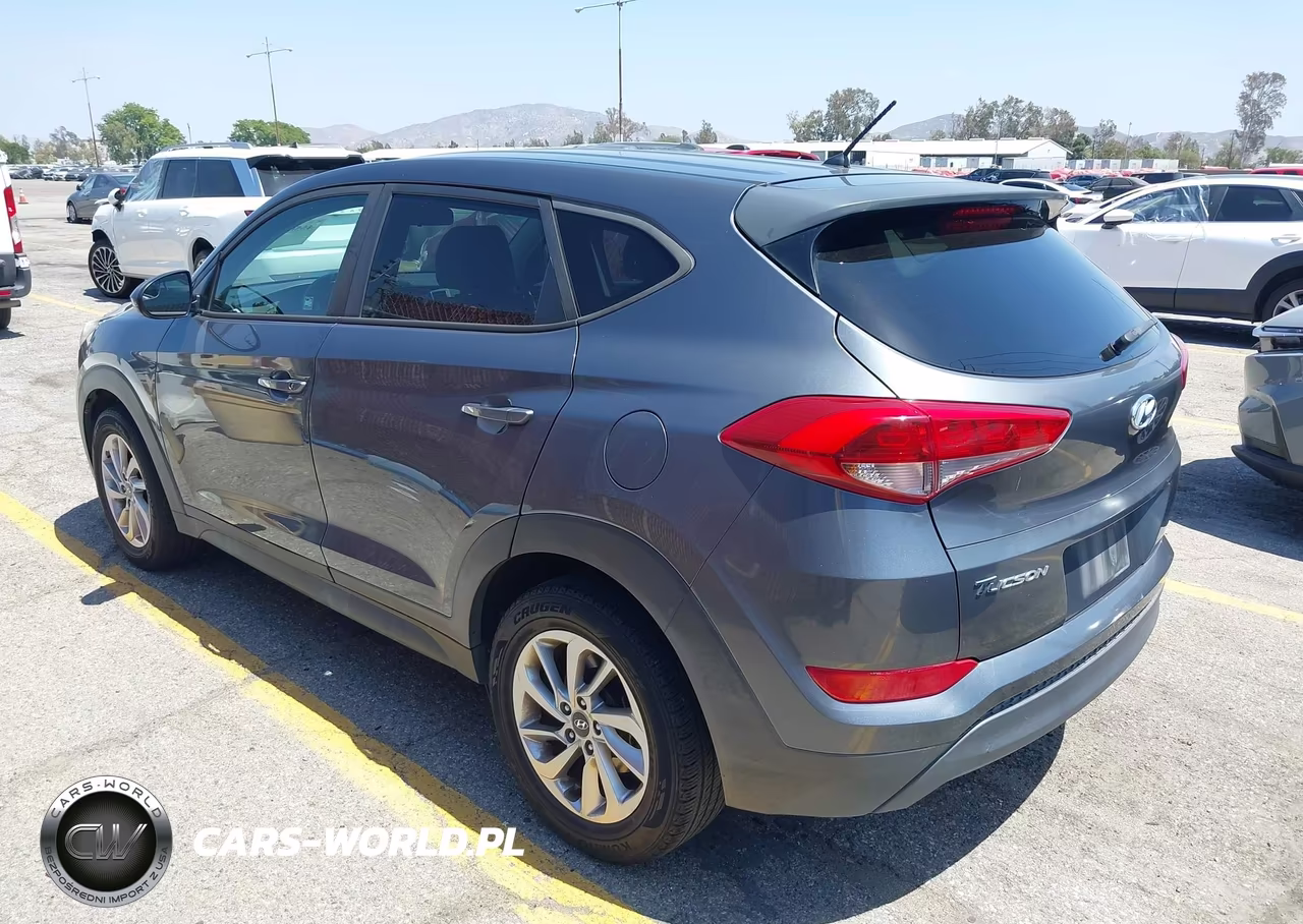 2018 Hyundai Tucson Se VIN:KM8J23A40JU682837 - 3