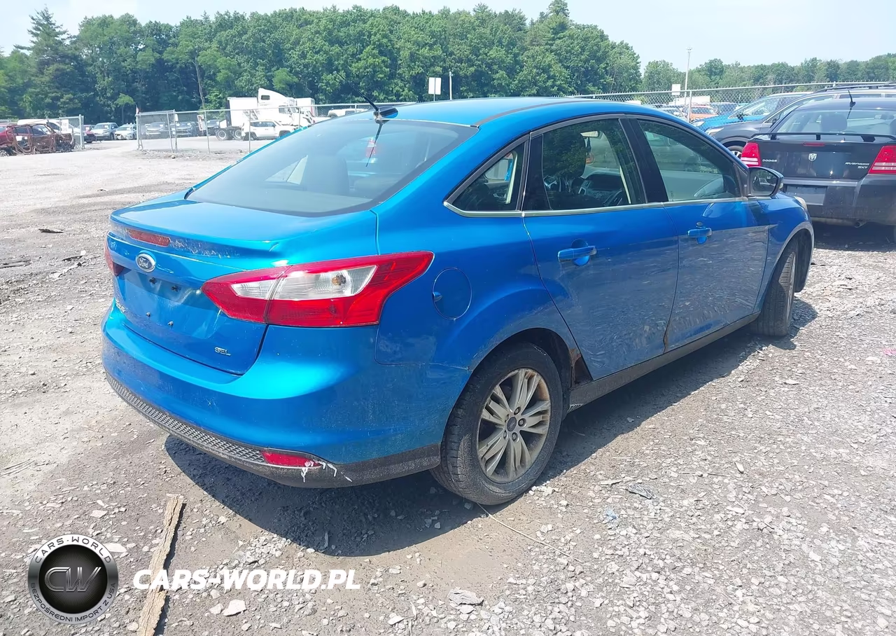 2012 Ford Focus Sel VIN:1FAHP3H28CL163218 - 4