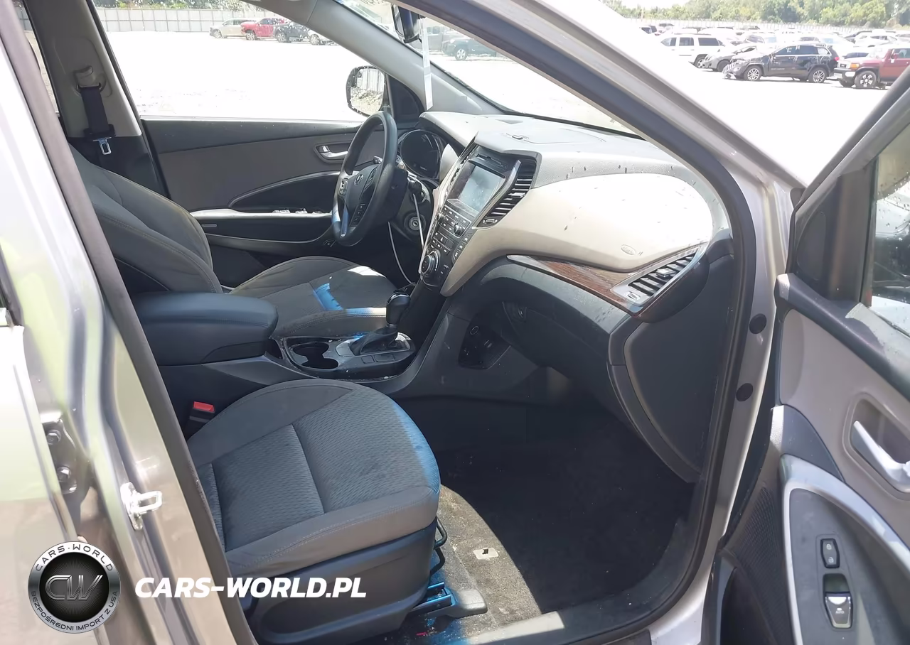 2018 Hyundai Santa Fe Se VIN:KM8SM4HF6JU267128 - 5