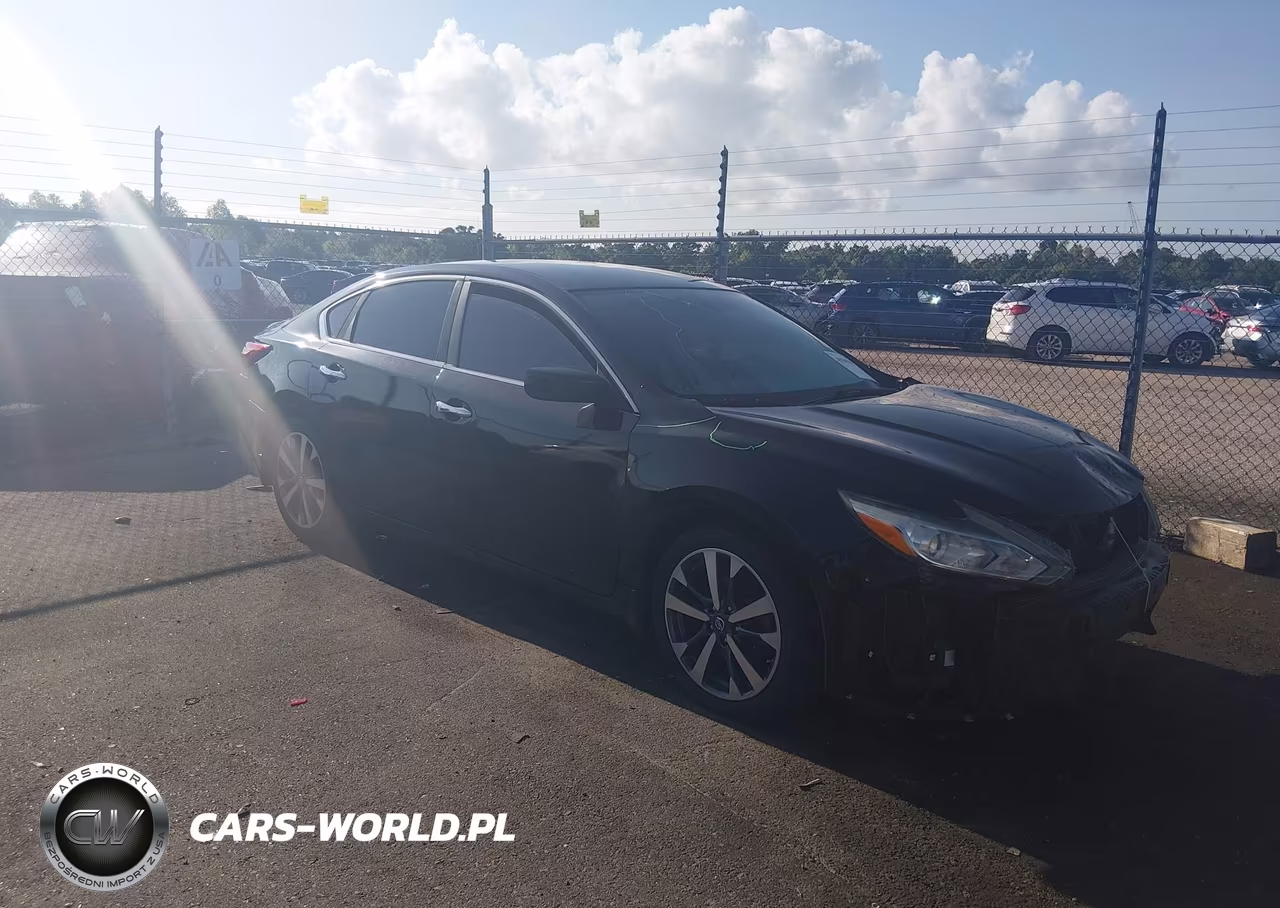 2017 Nissan Altima 2.5 Sr – zdjęcie 1 z 11