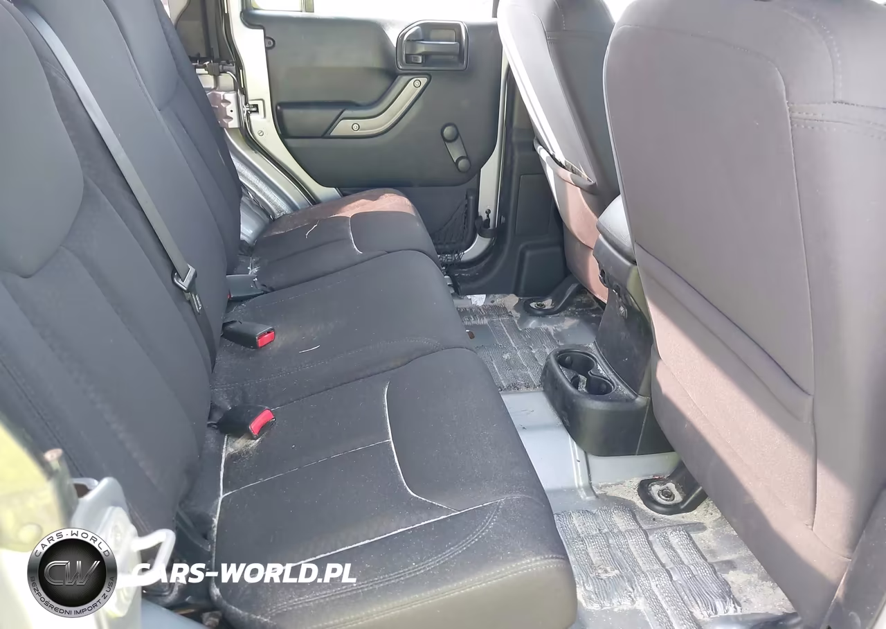 2013 Jeep Wrangler Unlimited Sport VIN:1C4BJWDGXDL602375 - 8