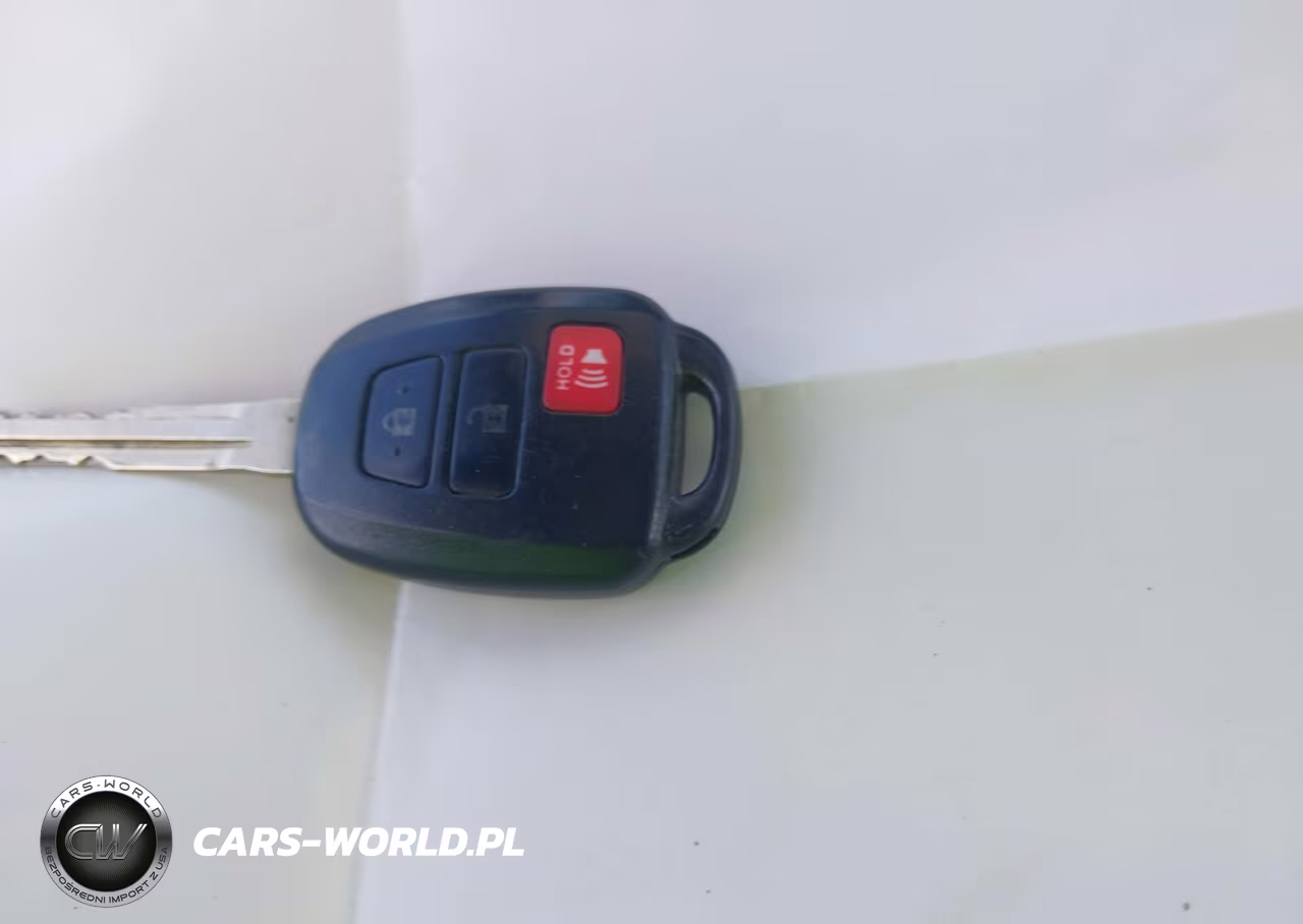 2012 Toyota Prius C One VIN:JTDKDTB32C1022182 - 11