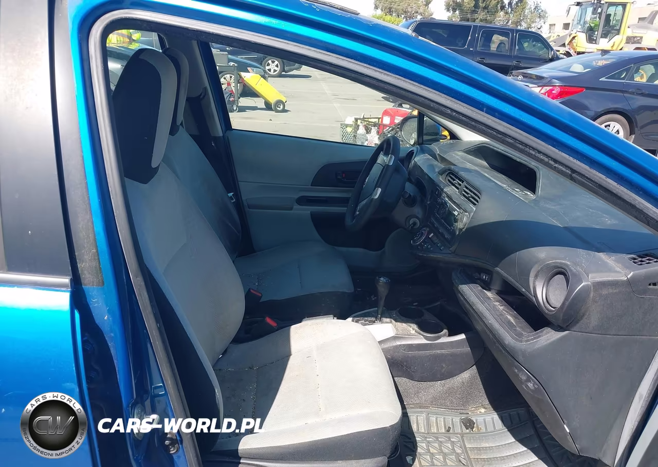 2012 Toyota Prius C One VIN:JTDKDTB32C1022182 - 5