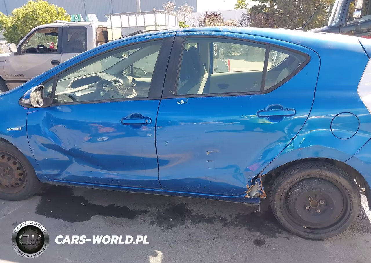 2012 Toyota Prius C One VIN:JTDKDTB32C1022182 - 6