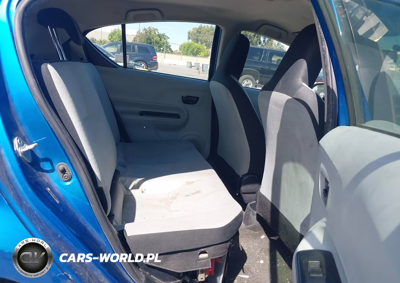 2012 Toyota Prius C One VIN:JTDKDTB32C1022182 - 8
